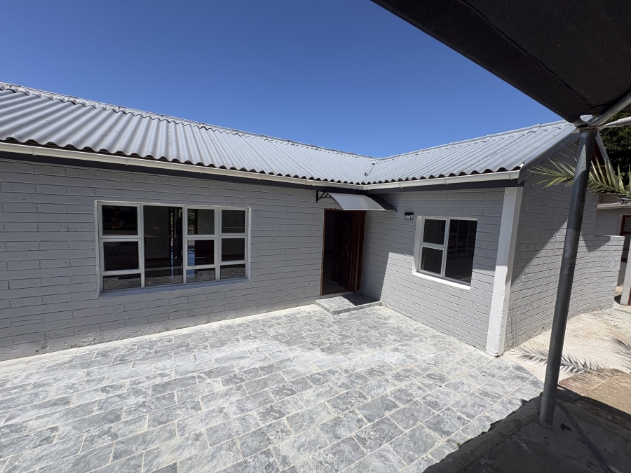 5 Bedroom Property for Sale in Cintsa East Eastern Cape